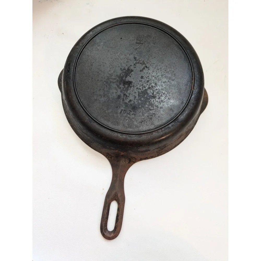 Griswold Iron Mountain 7 1032A Cast Iron Skillet Ban 2 Spout Unrestored